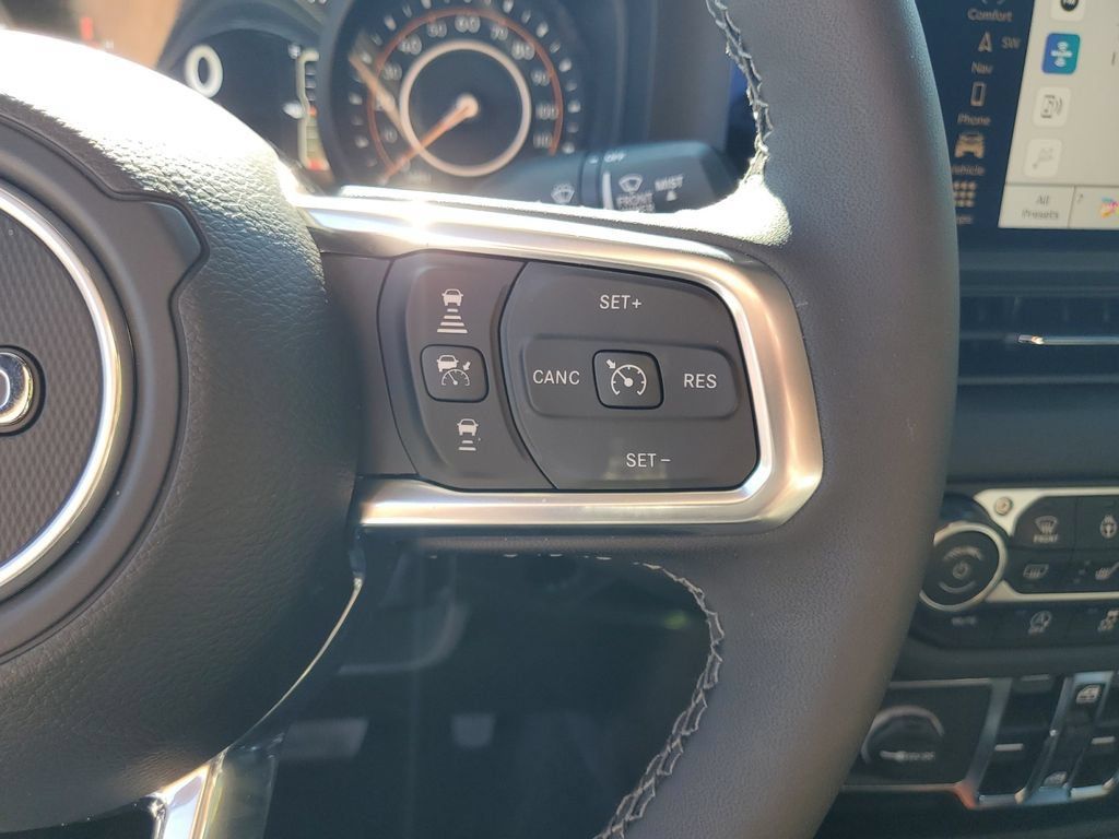 New 2025 Jeep Wrangler Unlimited Sahara AWD/4WD image 21