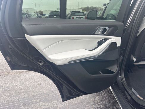 Used 2023 BMW X5 xDrive40i w/ Premium Package image 12