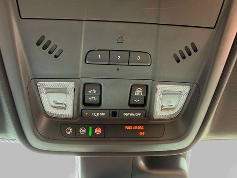 Used 2019 Cadillac XT4 Premium Luxury AWD/4WD image 29