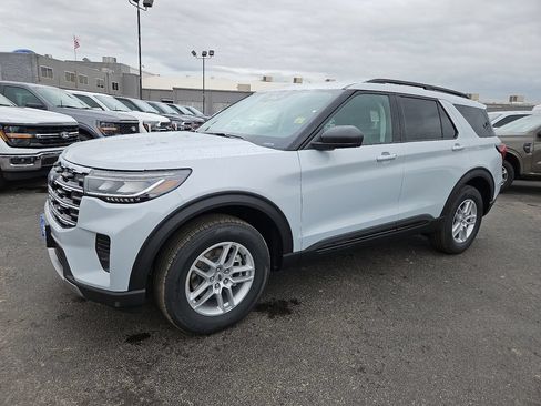 New 2026 Ford Explorer Active AWD/4WD image 5