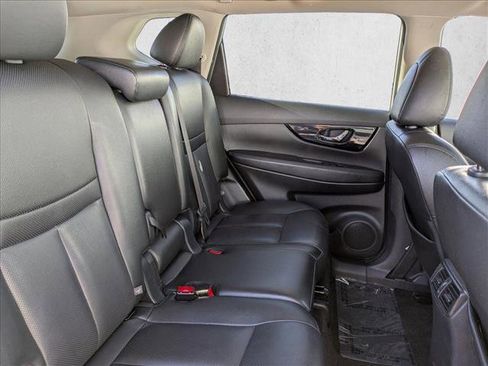 Used 2020 Nissan Rogue SL w/ Premium Package image 21