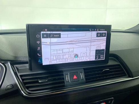 Used 2023 Audi Q5 2.0T Prestige w/ Prestige Package image 4