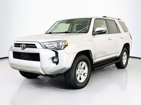Used 2024 Toyota 4Runner SR5 Premium image 3