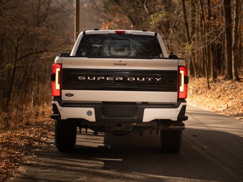 Certified 2025 Ford F250 Platinum w/ Tremor Off-Road Package image 8