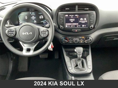 Used 2024 Kia Soul LX w/ Option Group 015 image 11