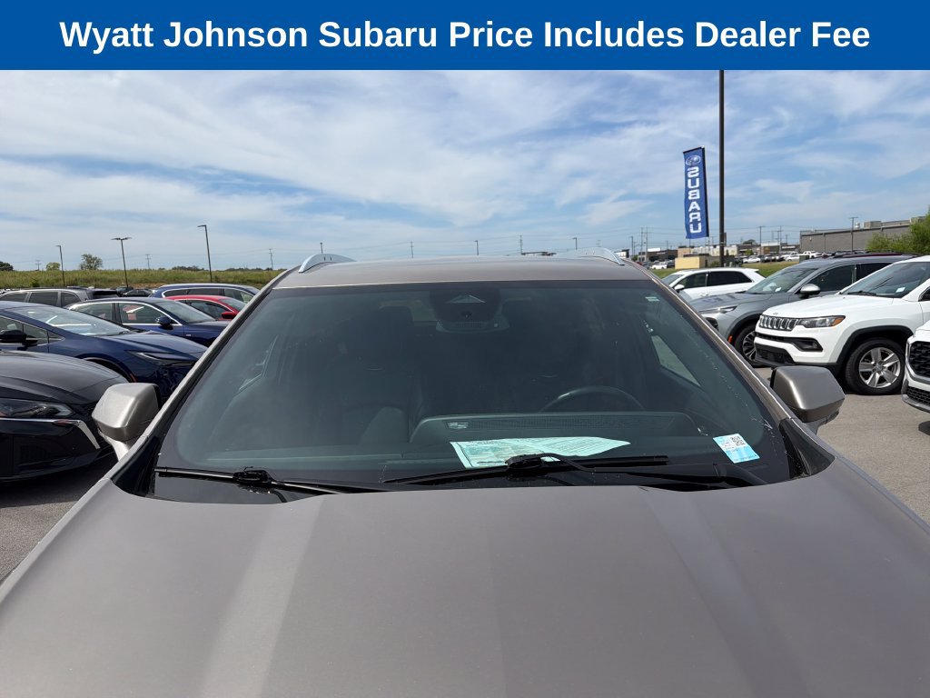 Used 2025 Cadillac XT4 Premium Luxury FWD image 17
