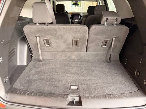 Used 2021 Chevrolet Traverse LT AWD/4WD image 9