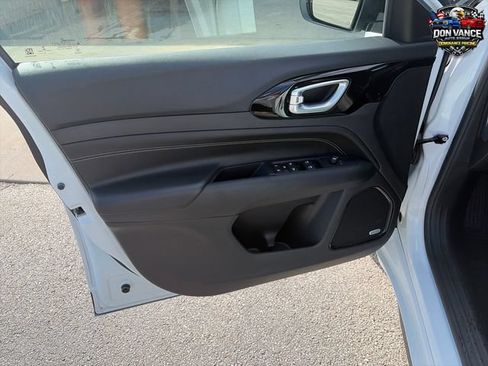 Used 2022 Jeep Compass High Altitude AWD/4WD image 10