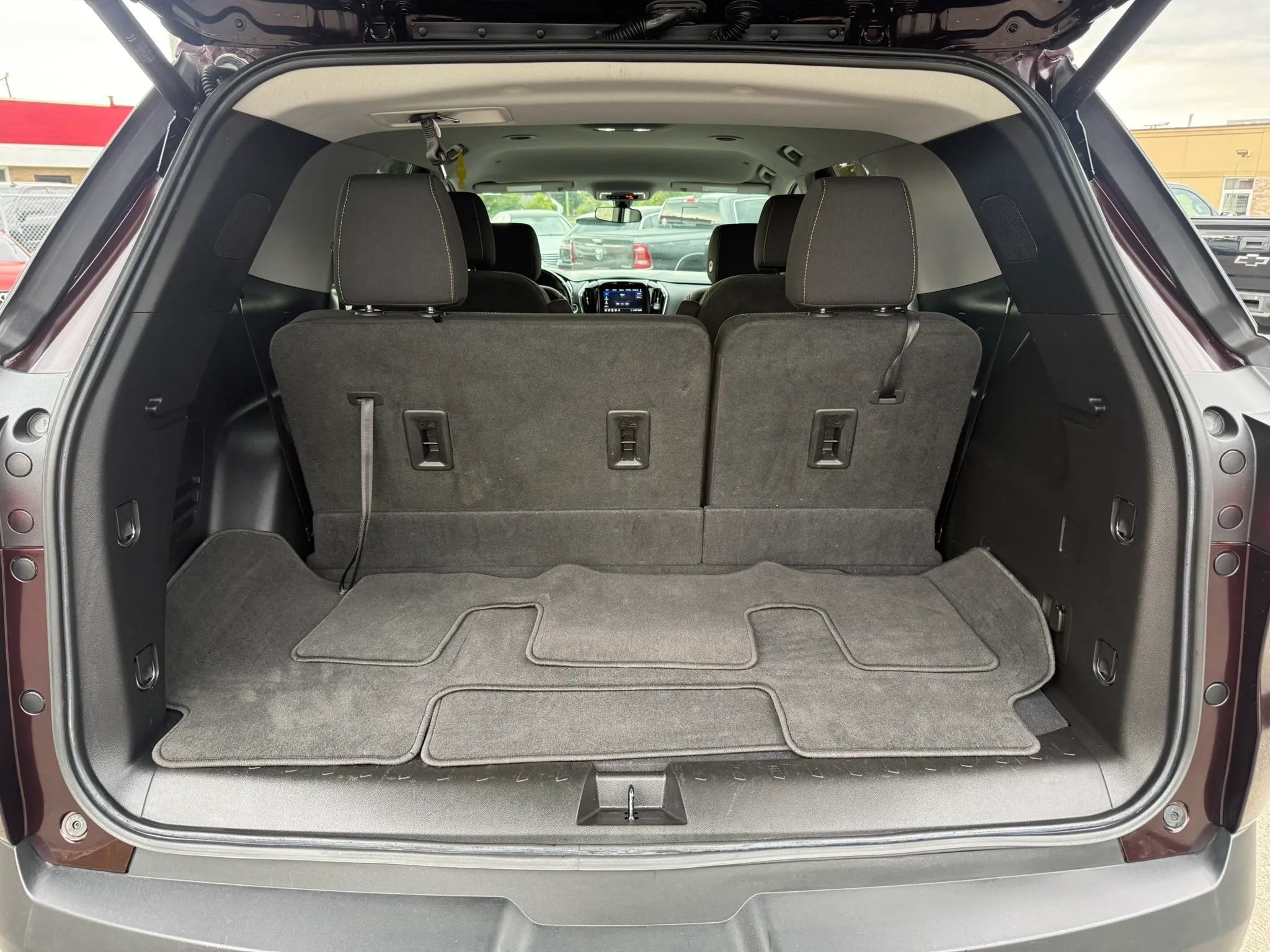 Used 2020 Chevrolet Traverse LT FWD image 31