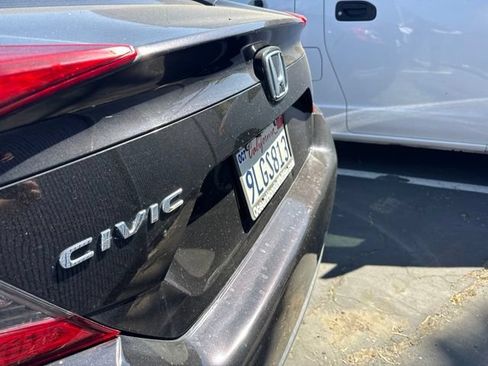 Used 2017 Honda Civic EX image 4