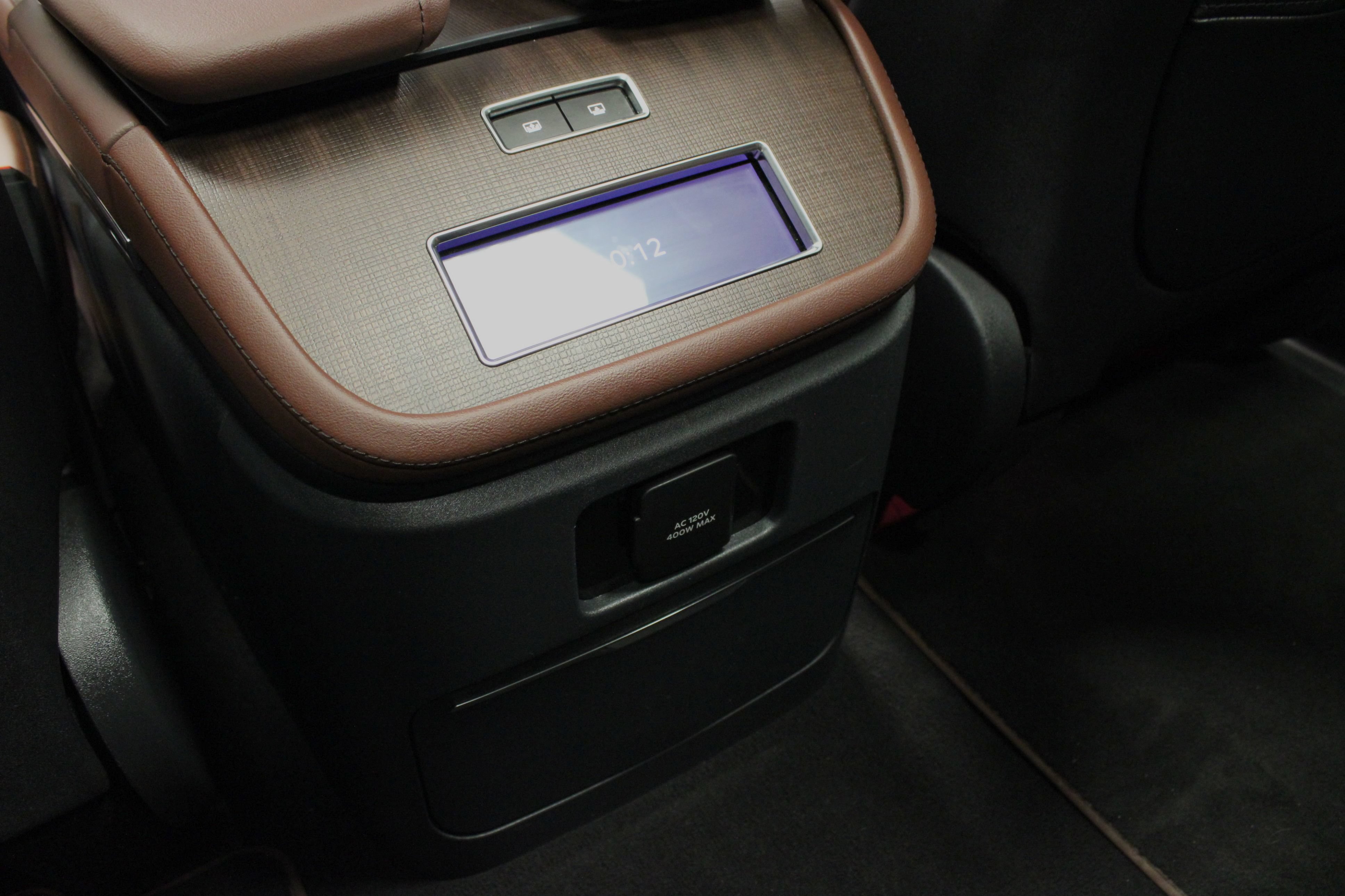 Used 2025 Lincoln Navigator Reserve AWD/4WD image 22
