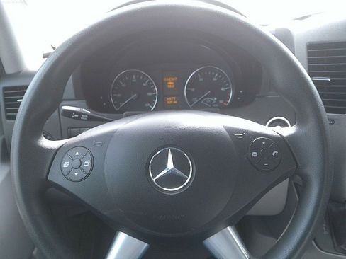 Used 2018 Mercedes-Benz Sprinter 3500 image 6