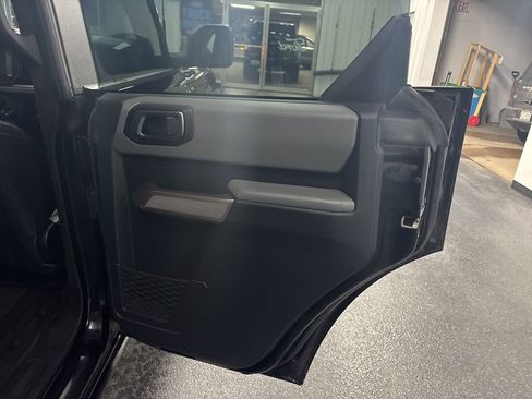 Used 2023 Ford Bronco Black Diamond image 27