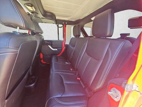 Used 2015 Jeep Wrangler Unlimited Sahara w/ Connectivity Group image 17