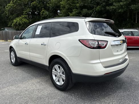 Used 2014 Chevrolet Traverse LT FWD image 4