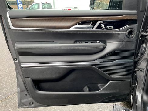 Used 2022 Jeep Grand Wagoneer Series I image 33