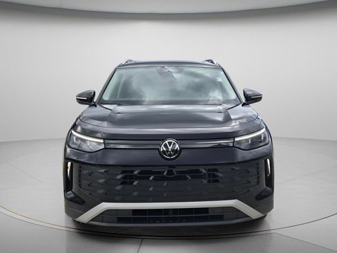 Certified 2026 Volkswagen Tiguan SE w/ Panoramic Sunroof Package FWD image 5
