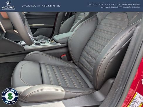 Used 2025 Alfa Romeo Giulia AWD w/ Driving Assist Package image 22