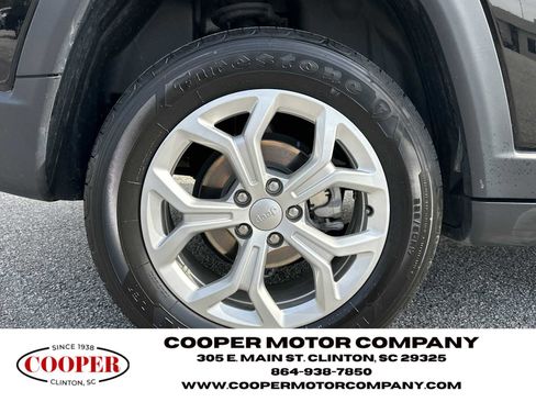 Used 2024 Jeep Compass Latitude image 17