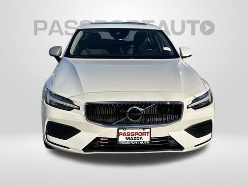 Used 2020 Volvo S60 T6 Momentum image 7