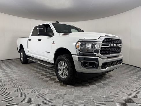 Certified 2024 RAM 2500 Big Horn w/ Off Road Package AWD/4WD image 3