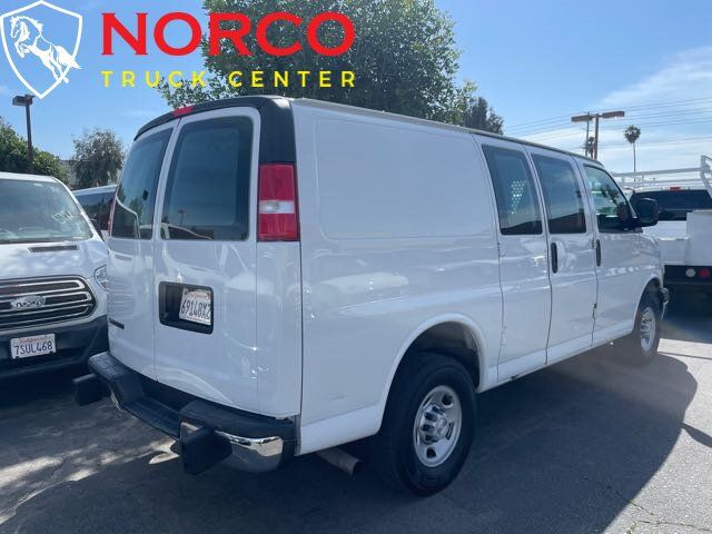 Used 2018 Chevrolet Express 2500 w/ Driver Convenience Package RWD image 14