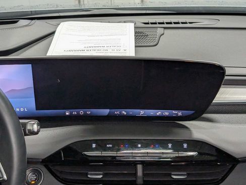 Certified 2025 Buick Enclave Avenir w/ Super Cruise Package AWD/4WD image 19