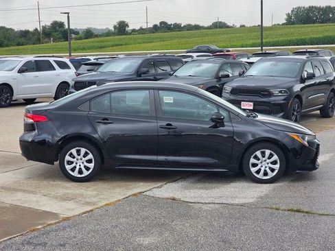 Used 2023 Toyota Corolla LE FWD image 9