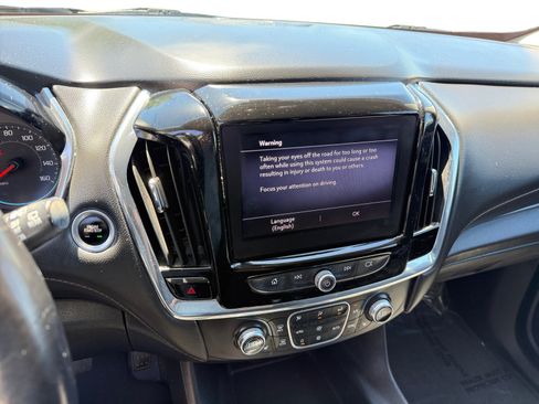 Used 2020 Chevrolet Traverse LT FWD image 12