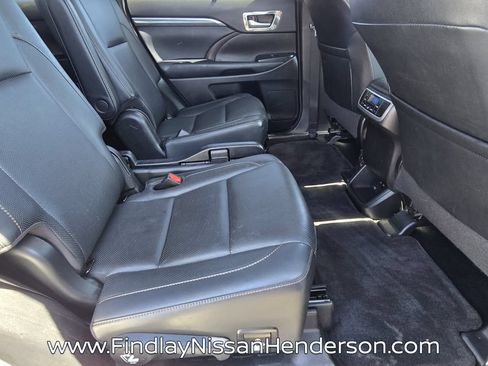 Used 2017 Toyota Highlander Limited w/ Carpet Mat Package AWD/4WD image 17