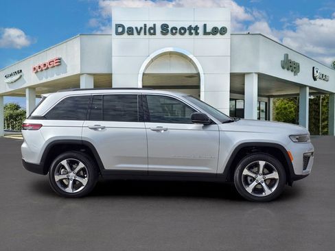 New 2026 Jeep Grand Cherokee Limited w/ Luxury Tech Group II image 5