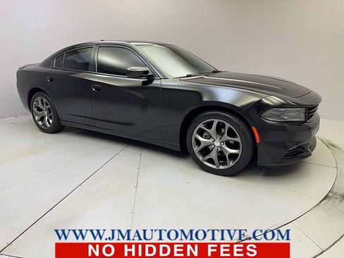 Used 2015 Dodge Charger SXT RWD image 7