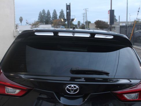 Used 2018 Toyota Corolla iM image 12