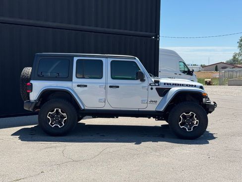 Used 2023 Jeep Wrangler Unlimited Rubicon AWD/4WD image 3