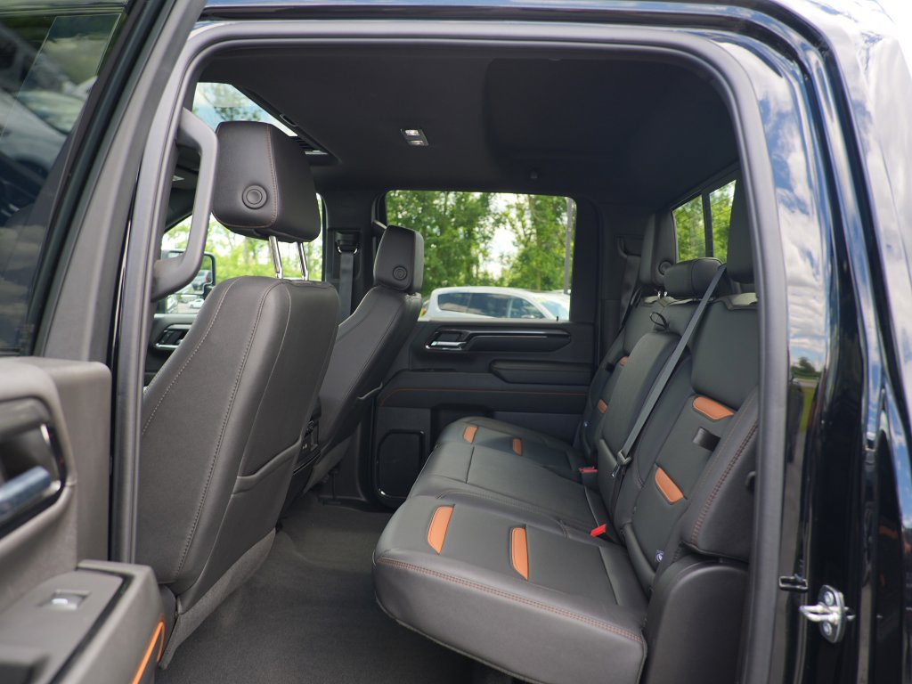 Used 2024 GMC Sierra 2500 AT4 w/ AT4 Premium Plus Package AWD/4WD image 19