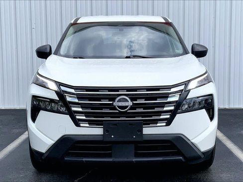 Used 2024 Nissan Rogue S AWD/4WD image 3