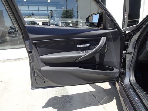 Used 2018 BMW M3 RWD image 12
