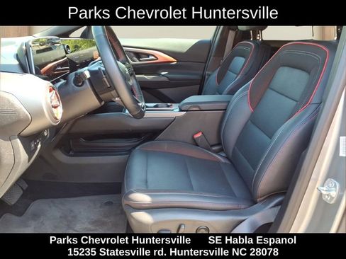 Certified 2025 Chevrolet Equinox EV RS FWD image 14