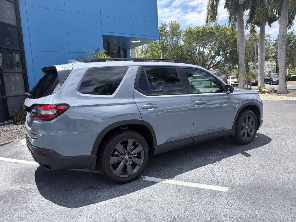 New 2026 Honda Pilot Sport image 8