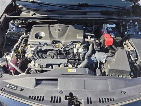 Used 2020 Toyota Camry SE FWD image 21