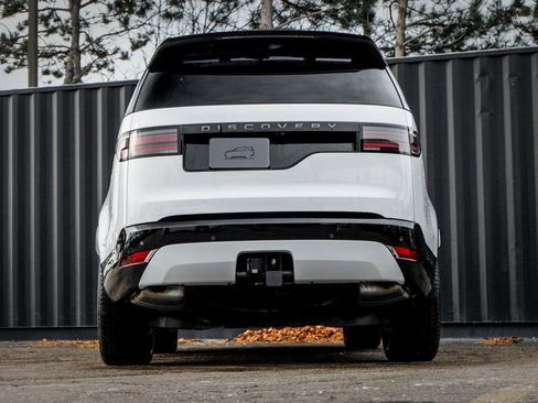 Used 2025 Land Rover Discovery Dynamic SE image 7