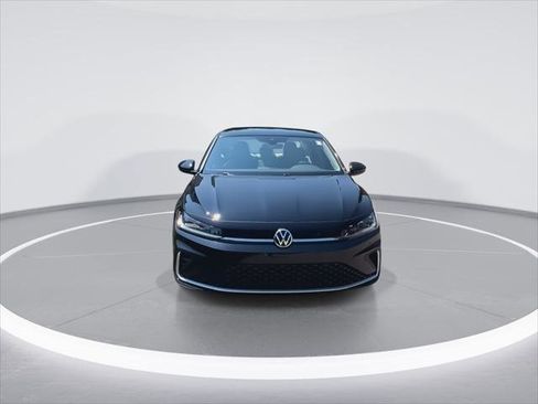 New 2025 Volkswagen Jetta SE image 3