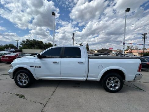 Used 2017 RAM 1500 Laramie w/ Convenience Group AWD/4WD image 4