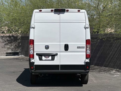 Used 2025 RAM ProMaster 2500 w/ Convenience Group FWD image 7