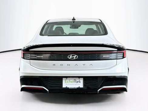 Used 2025 Hyundai Sonata SEL FWD image 7