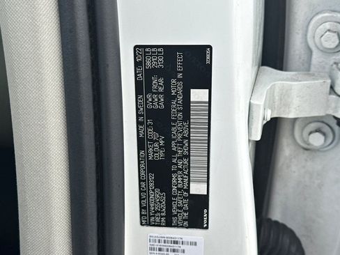 Used 2023 Volvo XC60 T8 Plus image 29