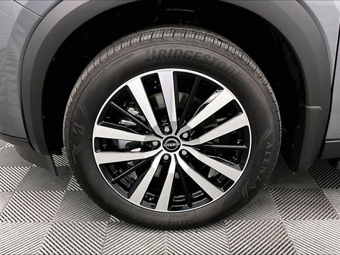 New 2025 Nissan Pathfinder Platinum w/ Lighting Package (N93) AWD/4WD image 12