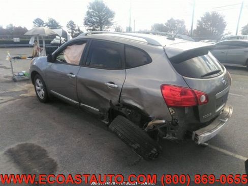 Used 2011 Nissan Rogue SV image 2