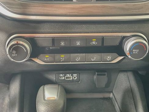 Used 2025 Nissan Altima 2.5 SV FWD image 16