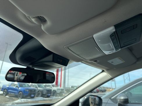 Used 2025 Nissan Rogue SV image 51